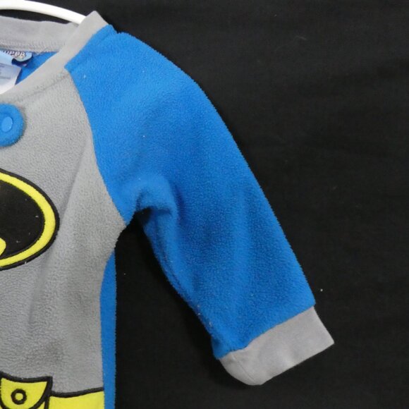 DC SUPER FRIENDS | 12 months | Batman Fleece Zip-Up Pajama Onesie - Picture 5 of 14